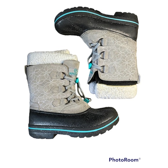 Magellan Outdoors Other - Girl's Magellan Grey Black Sparkly Furry Snow Boots Size 3
